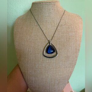 Elegant Blue Pendant Necklace
